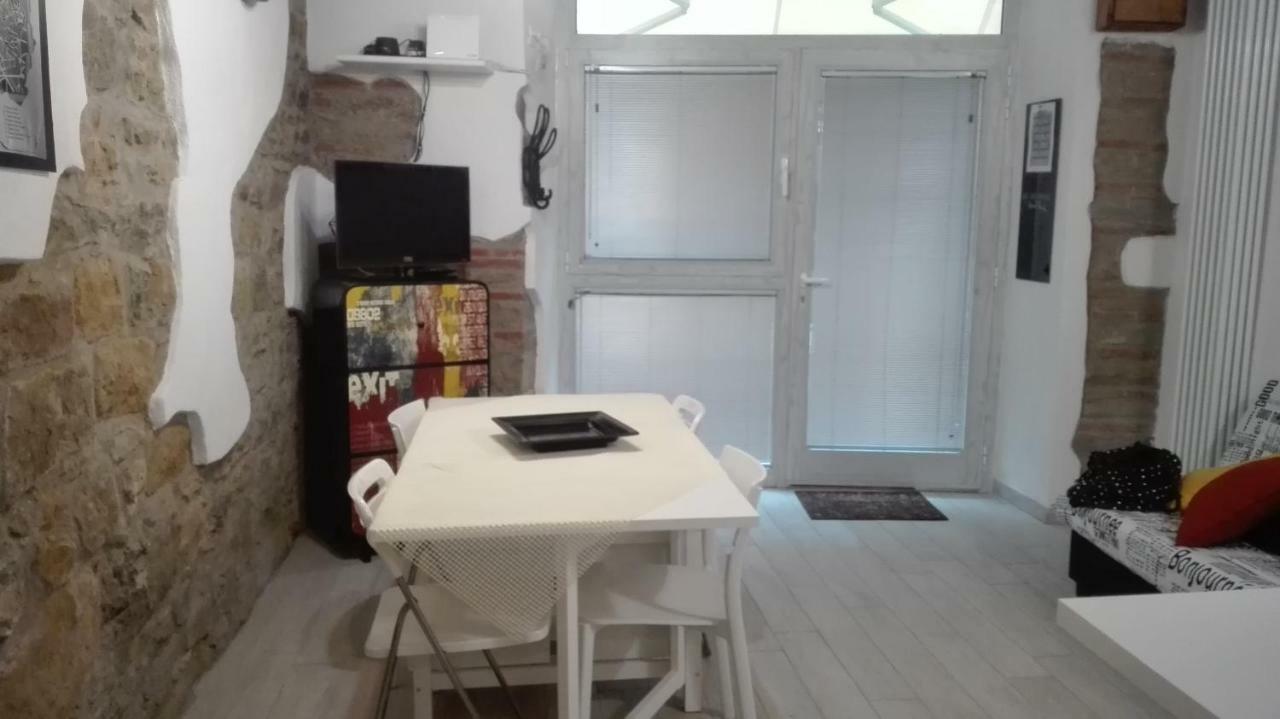 "Via Cavour 81" Apartment Arezzo Bagian luar foto