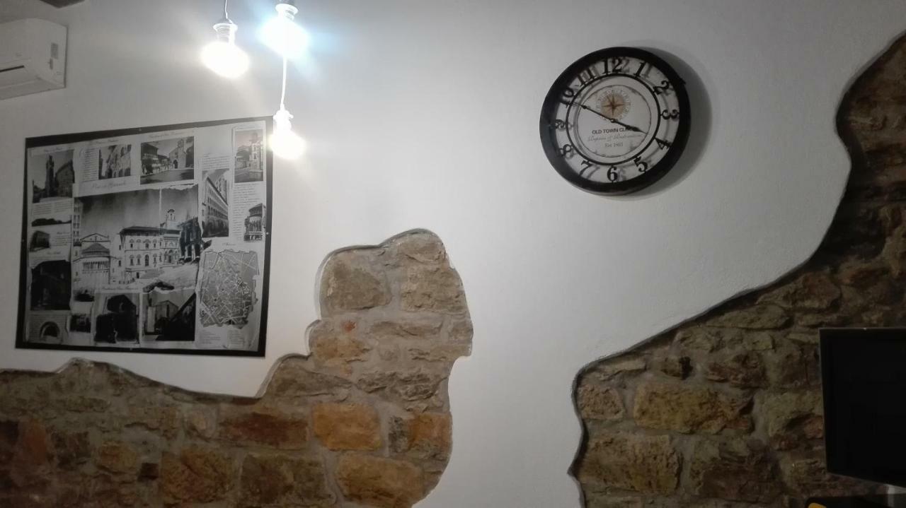"Via Cavour 81" Apartment Arezzo Bagian luar foto